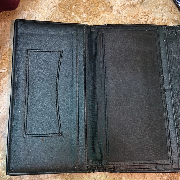 Bueno monogram wallet . Looks like vintage to me . Gray and black - Picture 11 of 12